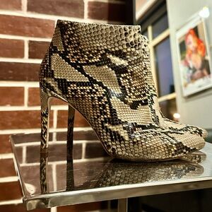 Stuart Weitzman Cream and Black Ankle Booties with Stiletto Heel